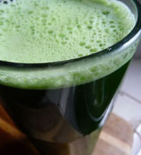 Jus de fruits vert délicat